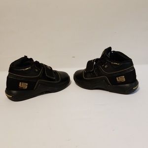 lebron james shoes 2007